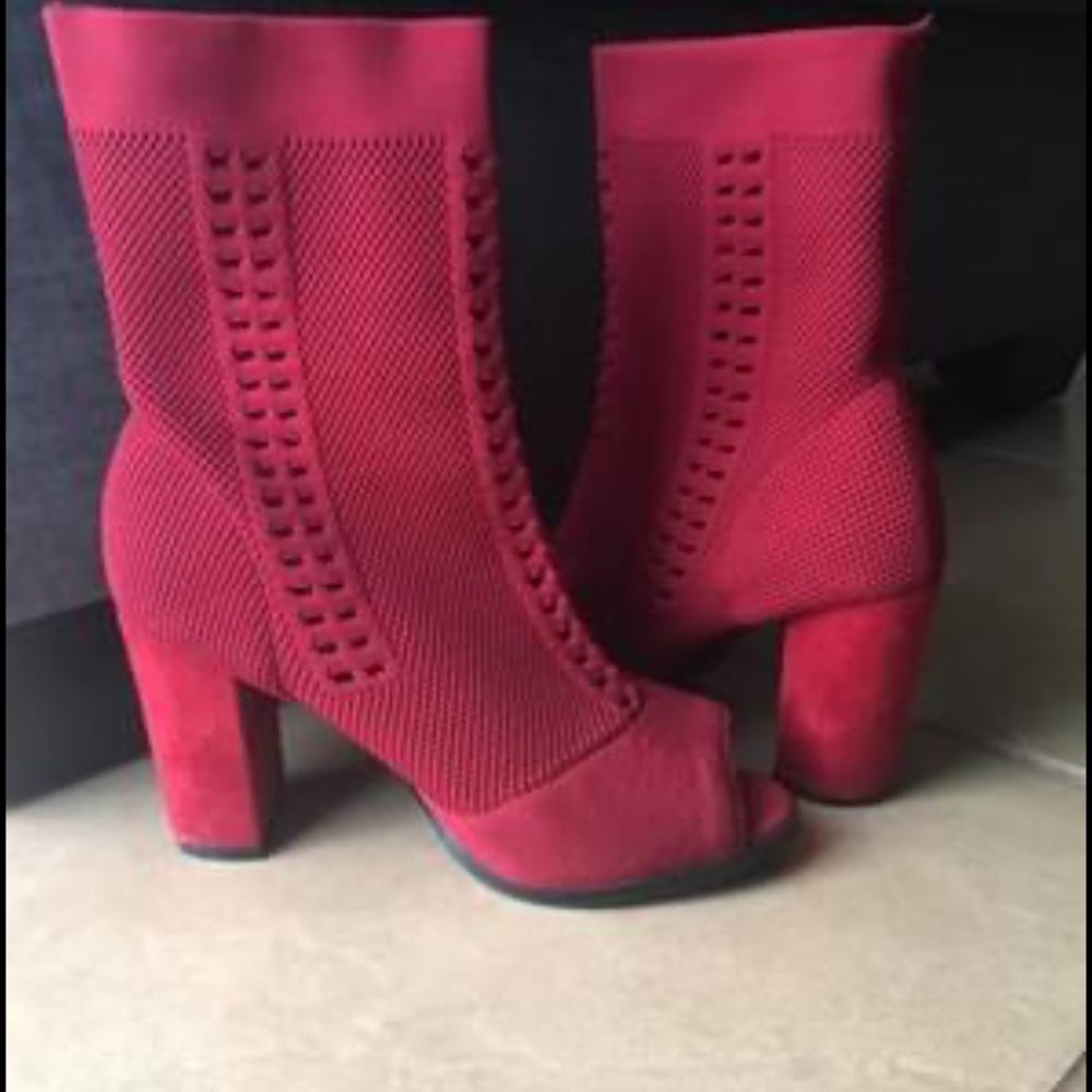 Red sock booties open toe 7,5